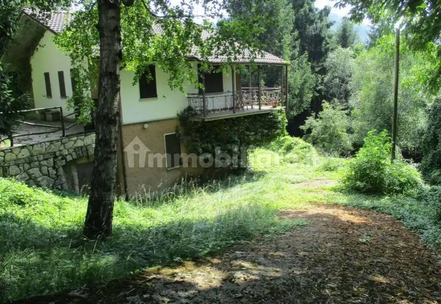 Villa in asta a Grone