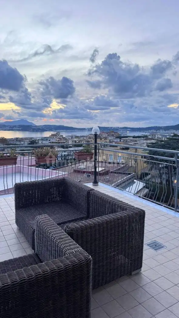 Trilocale ottimo stato, quinto piano, Pozzuoli Alta, Pozzuoli - foto 2