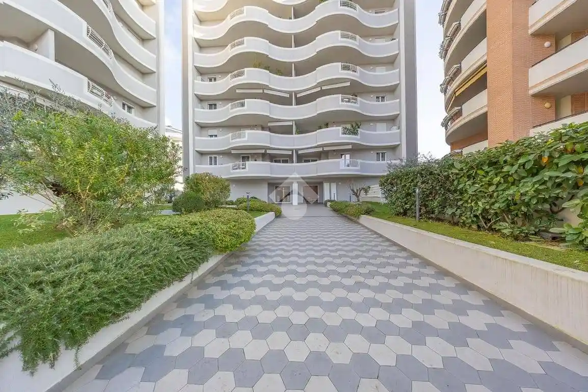 Trilocale via Dario Niccodemi 104, Talenti - Monte Sacro, Roma - foto 3