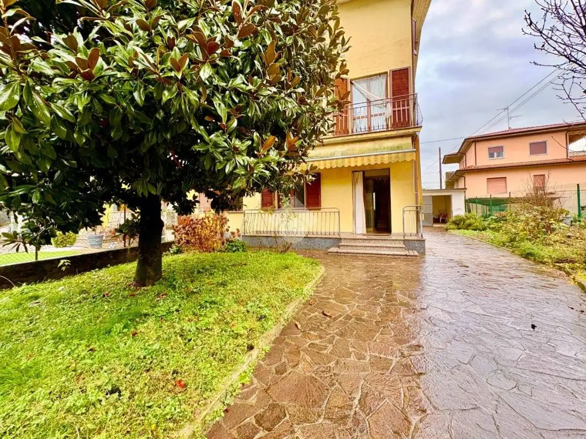 Villa in vendita a Levate