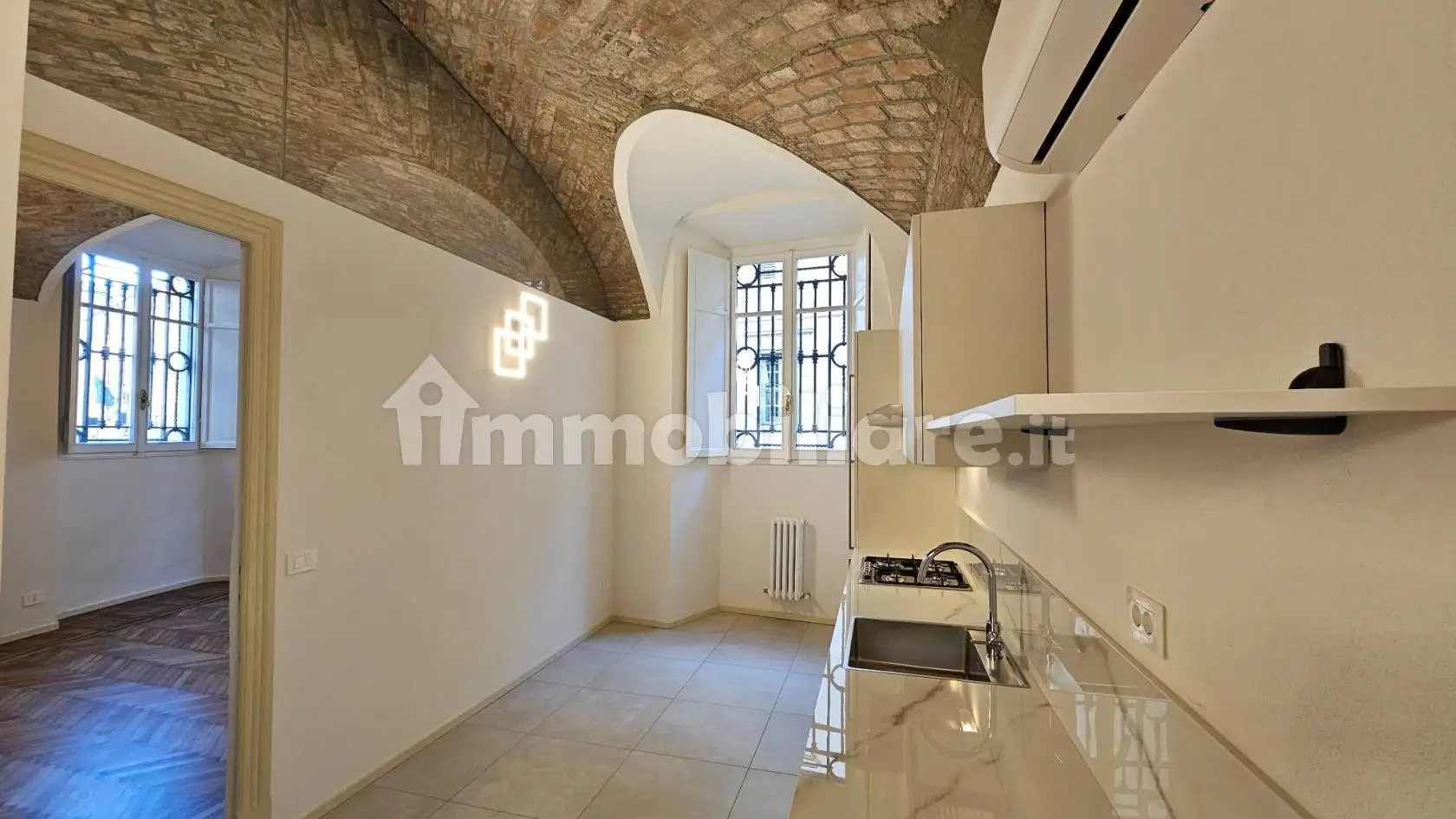 Trilocale Strada Ponte Caprazucca, Centro Storico, Parma - foto 4