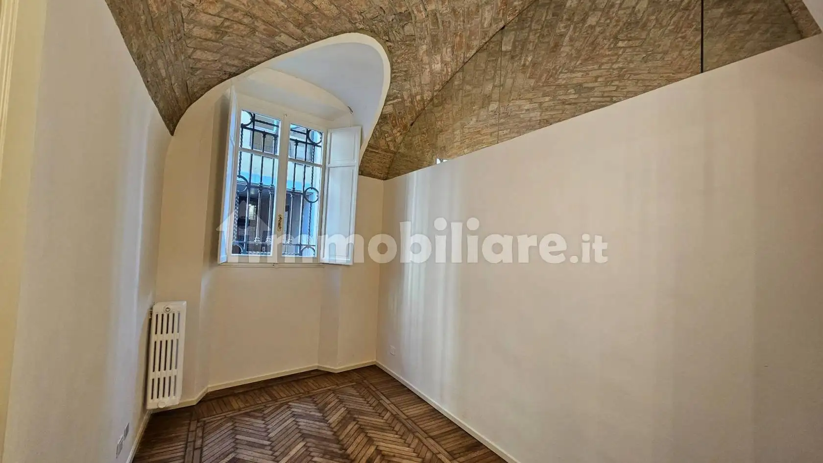 Trilocale Strada Ponte Caprazucca, Centro Storico, Parma - foto 5