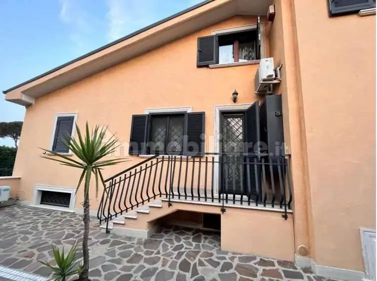 Villetta a schiera in asta a Roma