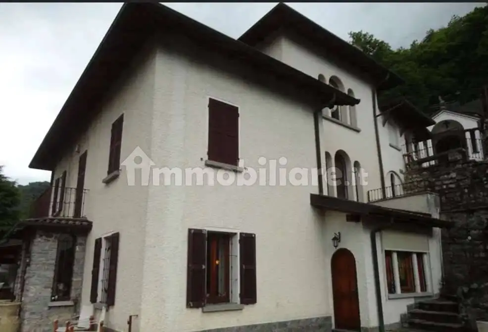 Villa in asta a Sormano
