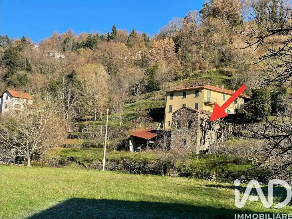 Villa in vendita a Varese Ligure