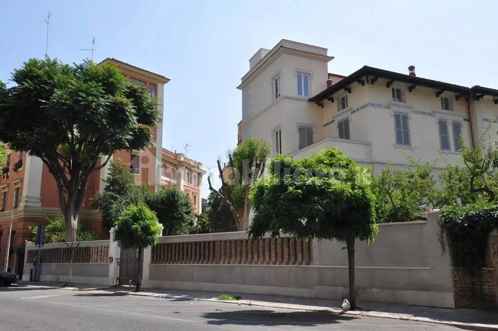 Casa indipendente in vendita a Roma