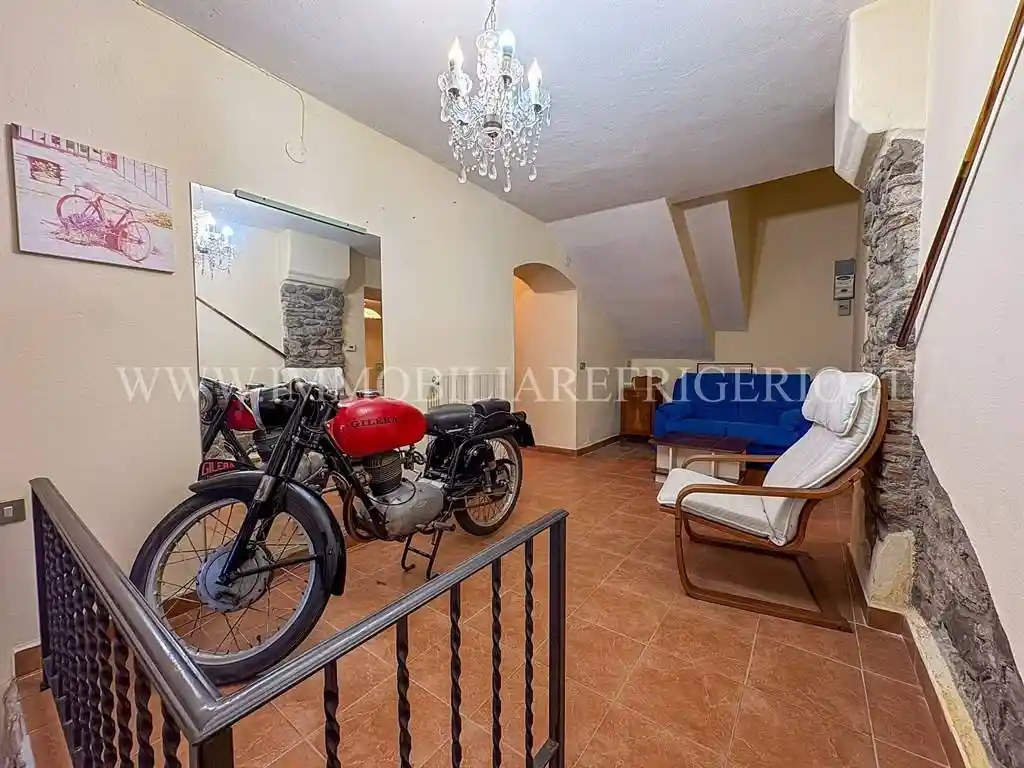 Quadrilocale via Promessi Sposi 2, Centro, Carenno - foto 5