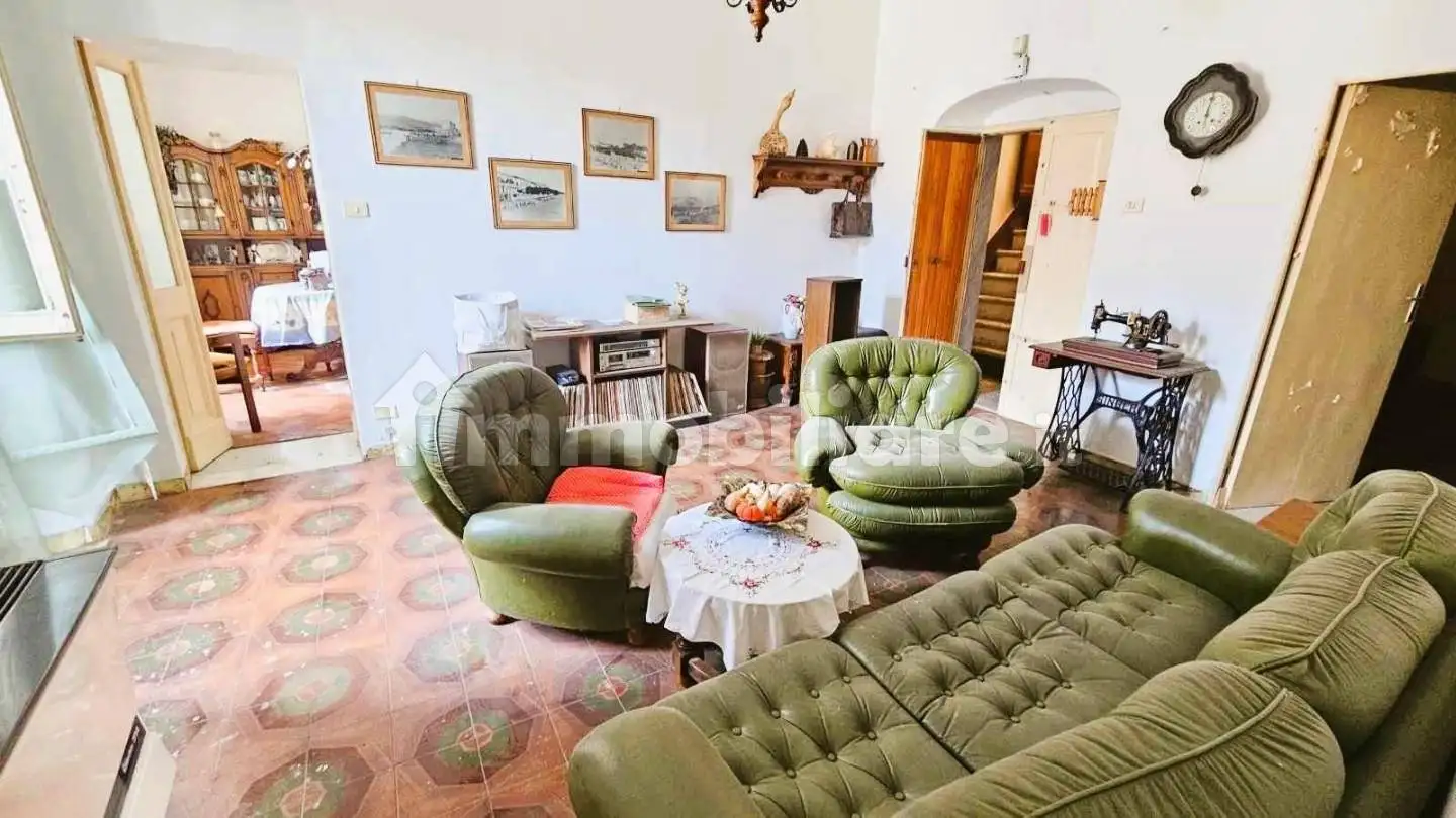 Appartamento da ristrutturare, secondo piano, Centro, Massa - foto 2