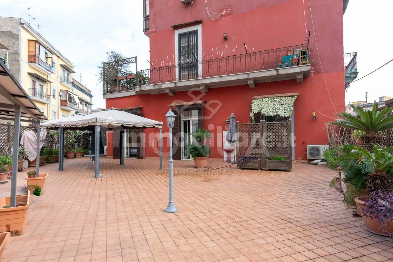 Appartamento in vendita a Napoli