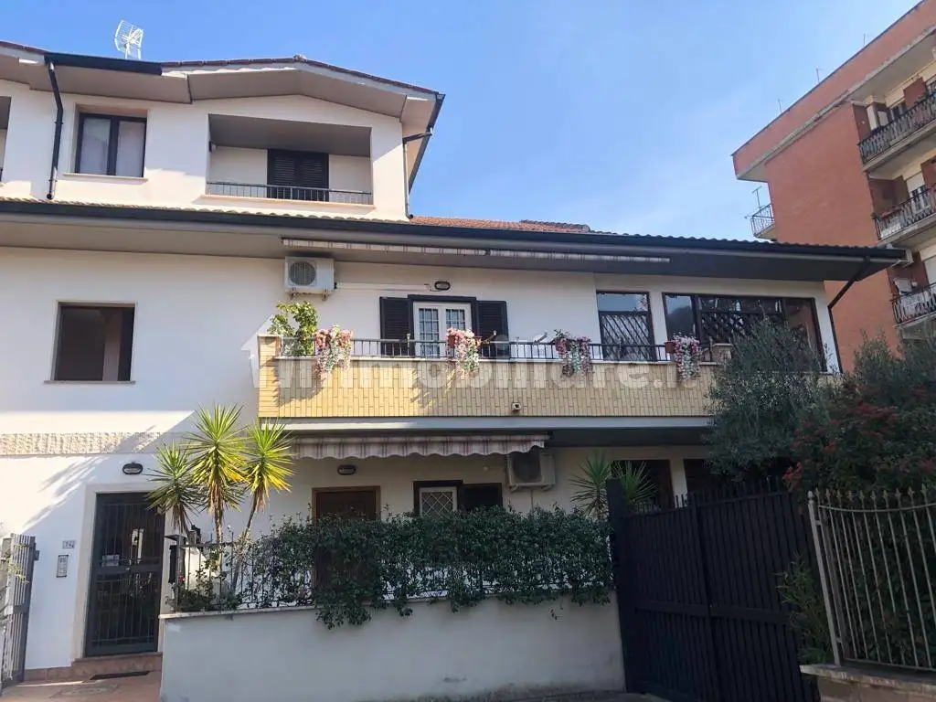 Appartamento in vendita a Guidonia Montecelio