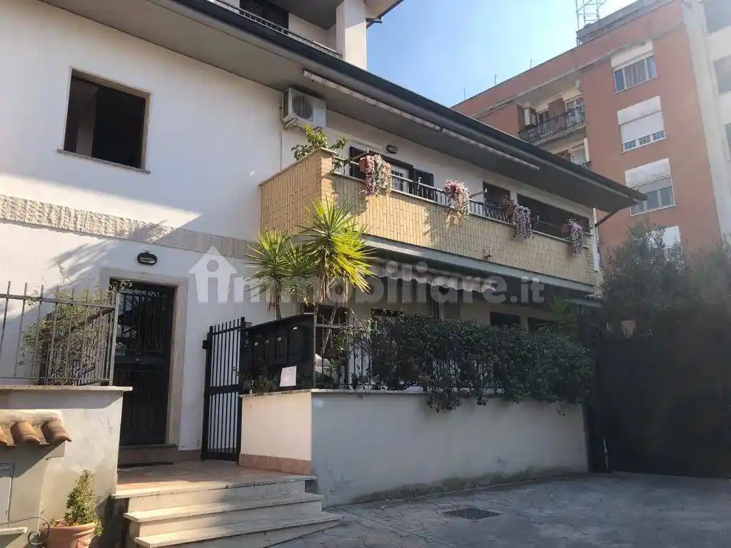 Trilocale via Maremmana Inferiore 56, Villanova, Guidonia Montecelio - foto 2