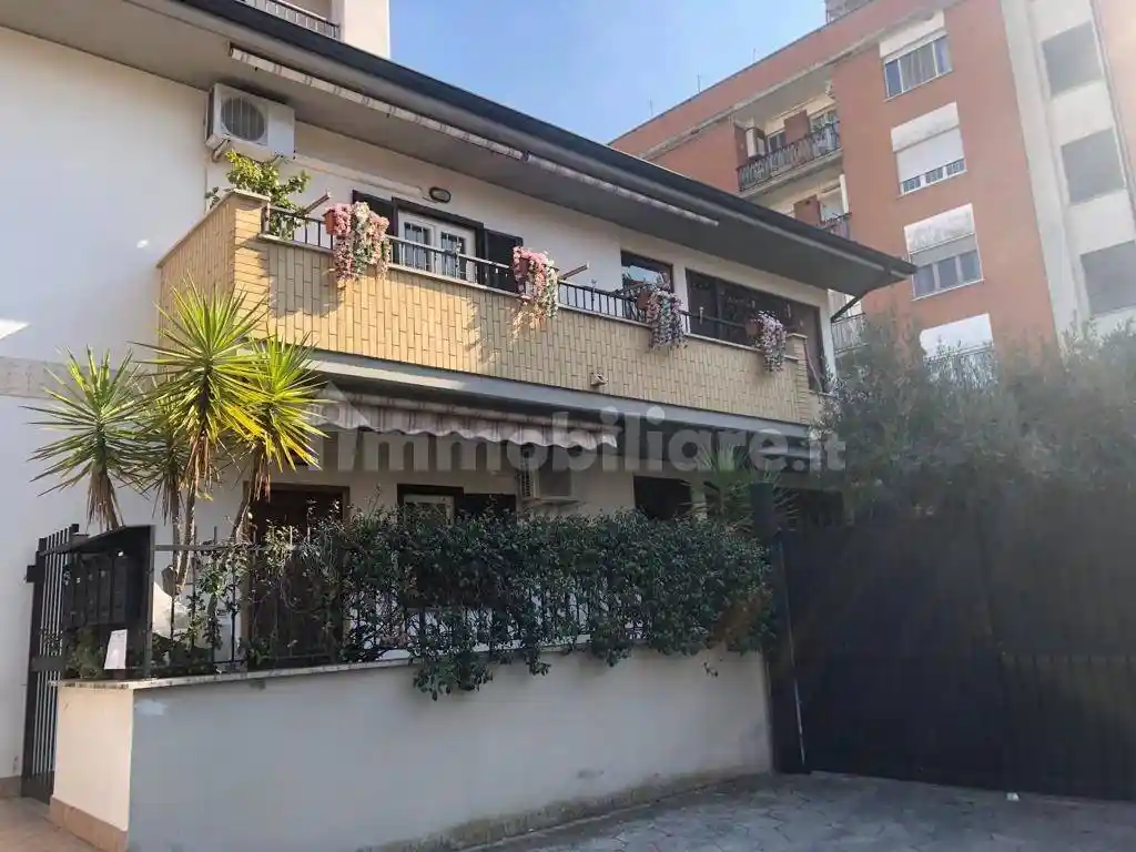 Trilocale via Maremmana Inferiore 56, Villanova, Guidonia Montecelio - foto 3