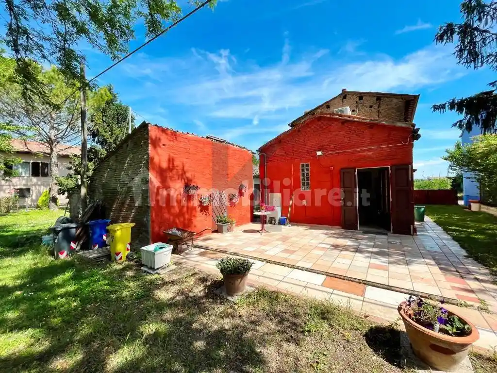 Terratetto unifamiliare 131 m², buono stato, Roncadello, Forlì - foto 2