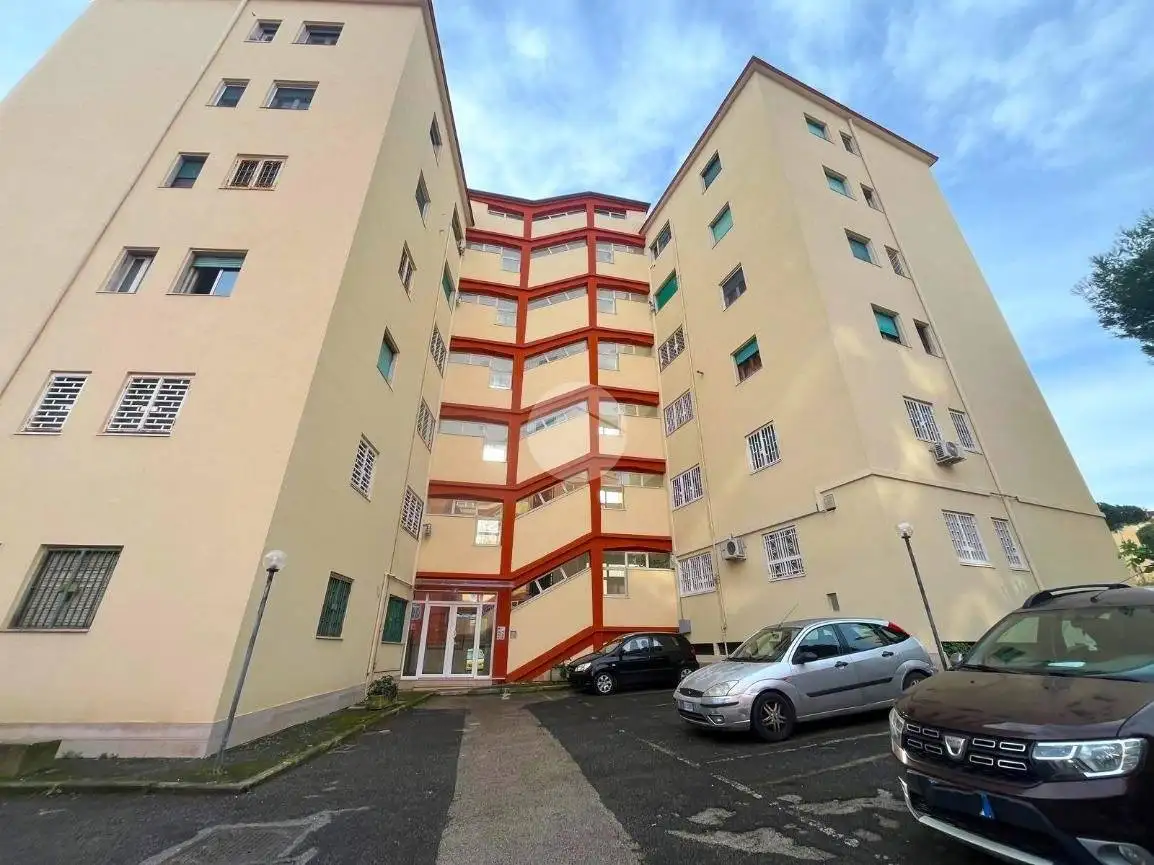 Appartamento in vendita a Napoli