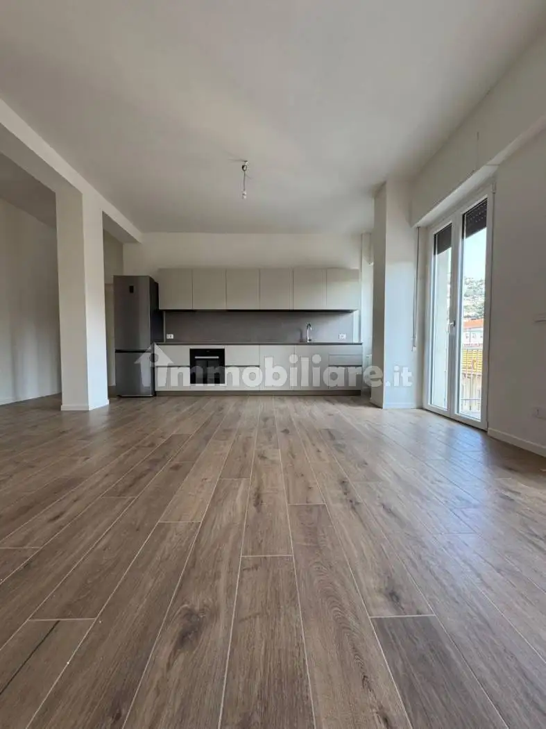 Trilocale via Tommaso Grossi 8, Viale Varese - Crocifisso, Como - foto 2