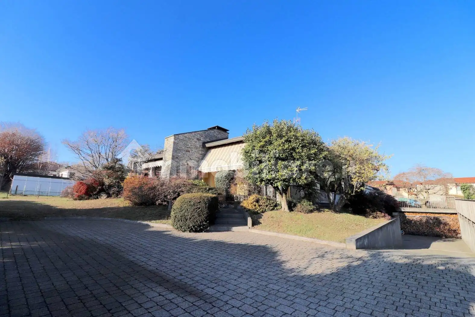 Villa in vendita a Sumirago