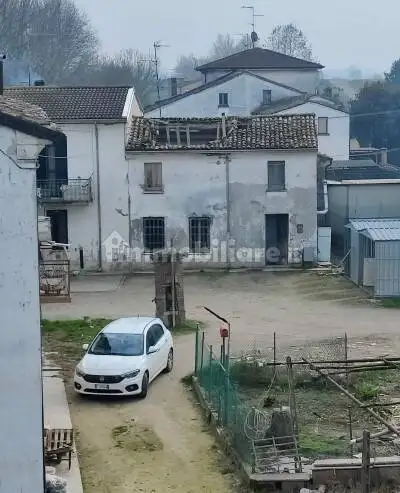 Casa indipendente in asta a San Benedetto Po