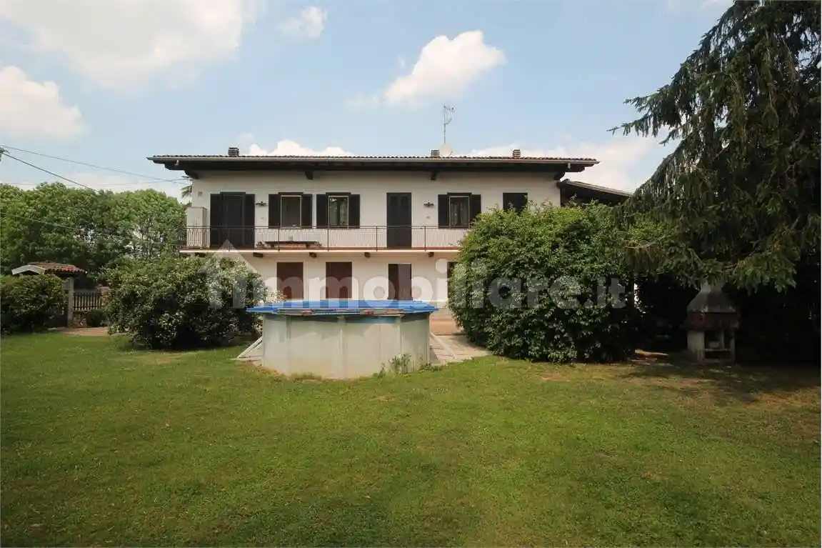 Rustico - Casale in vendita a Oleggio