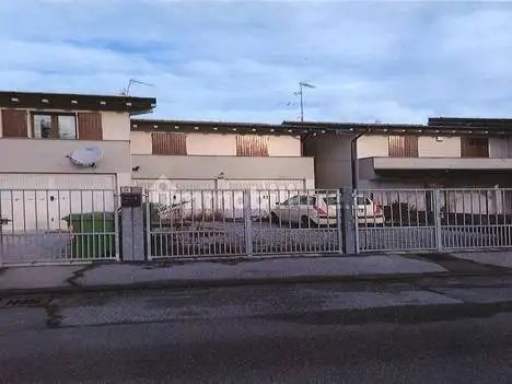 Villetta a schiera in asta a Commessaggio