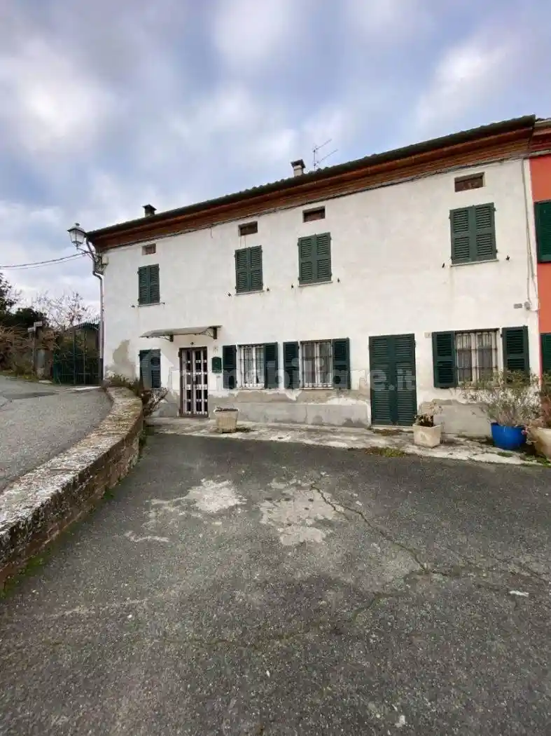 Casa indipendente in vendita a Montecastello