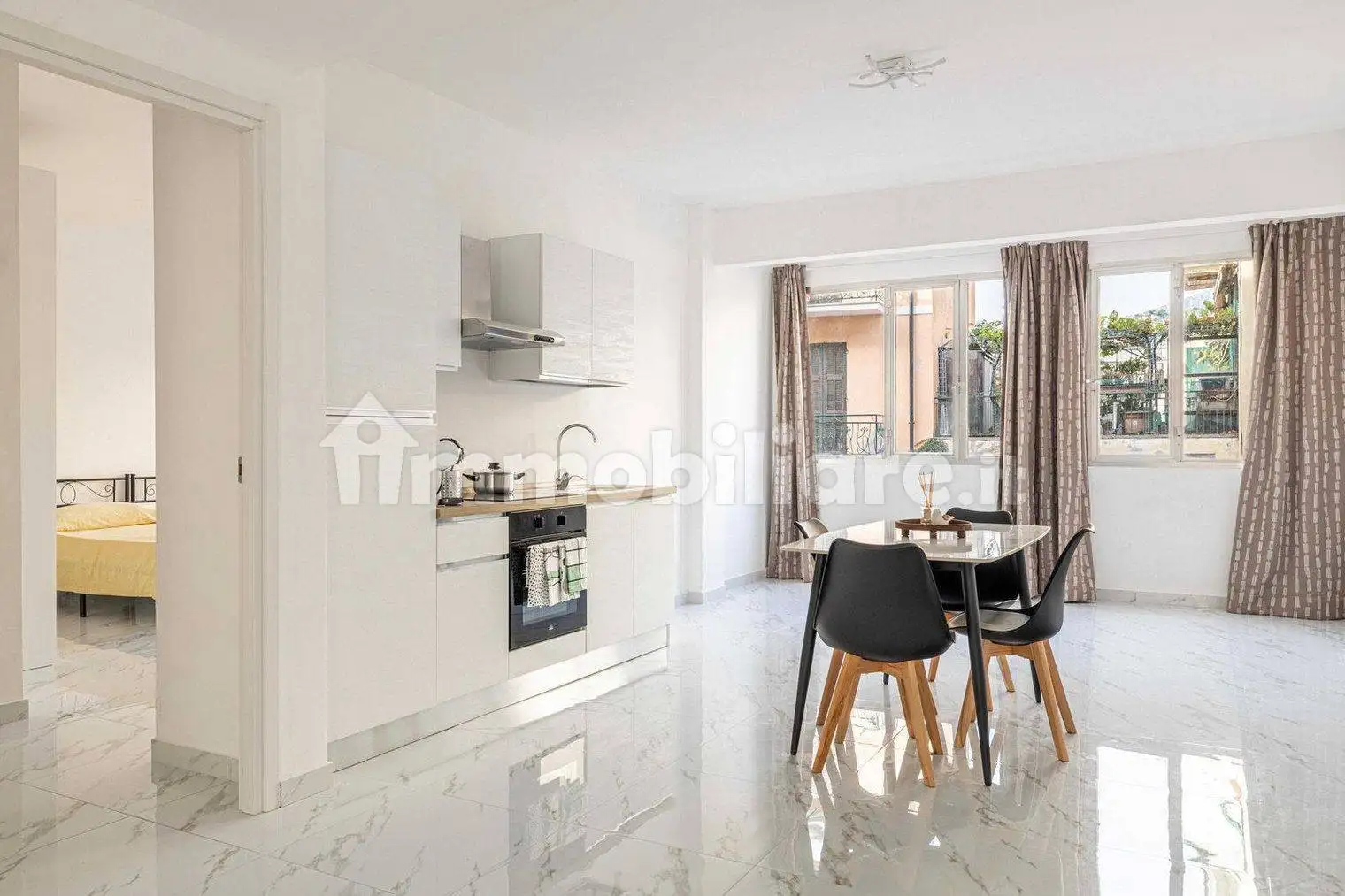 Trilocale via Sottoconvento 27, Centro Città, Ventimiglia - foto 2