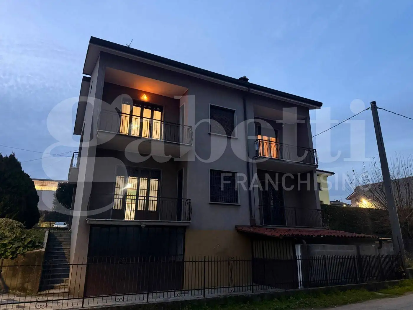 Villa in vendita a Merone