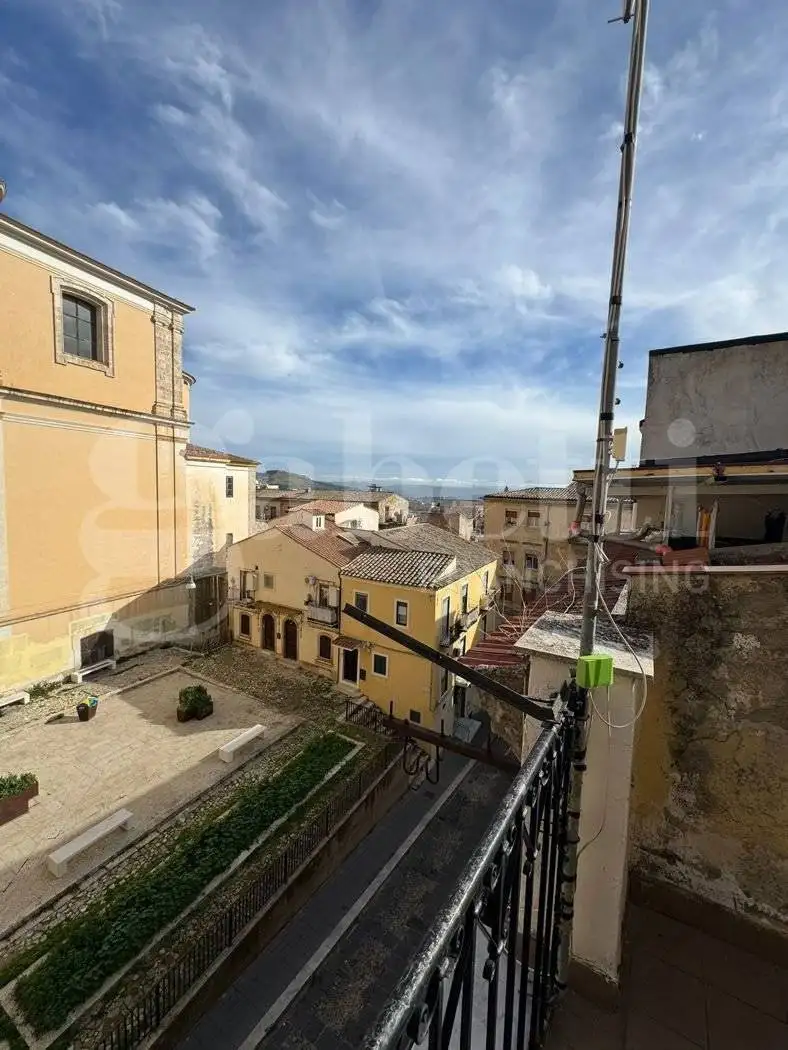 Trilocale via C. Genovese , 7, Centro, Caltanissetta - foto 2