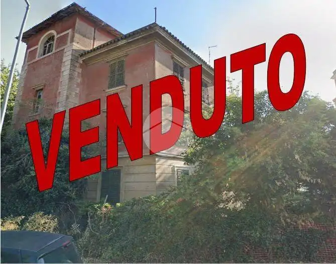 Palazzo - Edificio in vendita a Roma