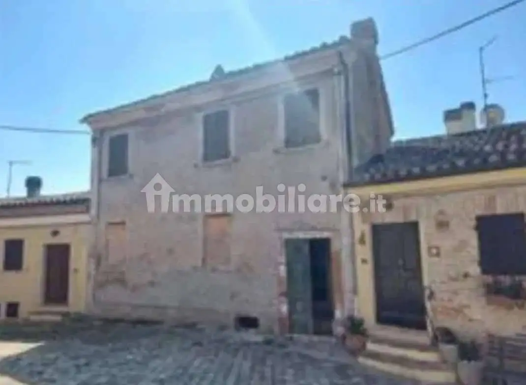 Appartamento in asta a Vallefoglia