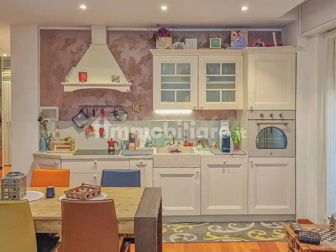 Trilocale via Angelo Scarsellini 36, San Zeno, Verona - foto 2