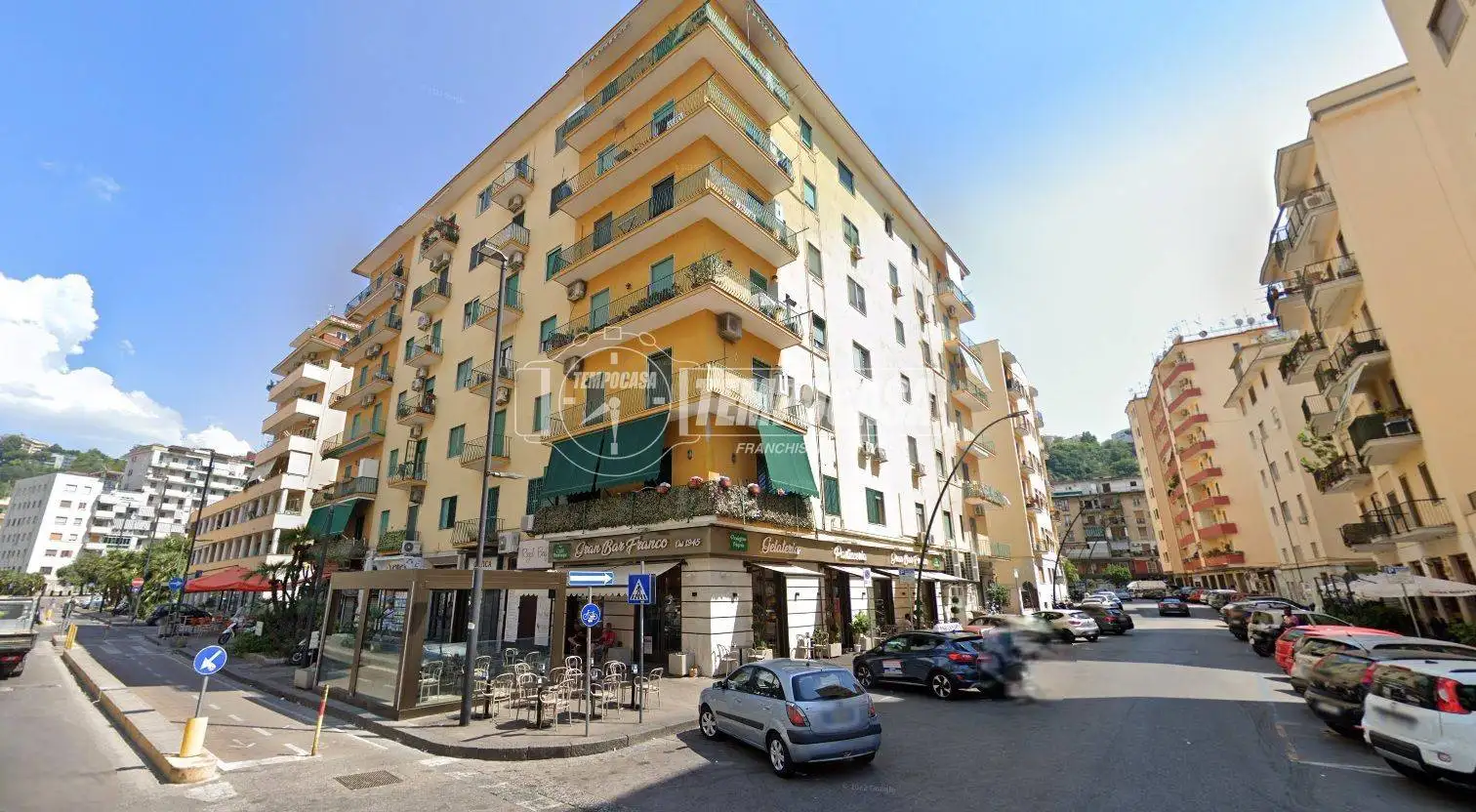 Appartamento in affitto a Napoli