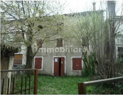 Casa indipendente in asta a Follina