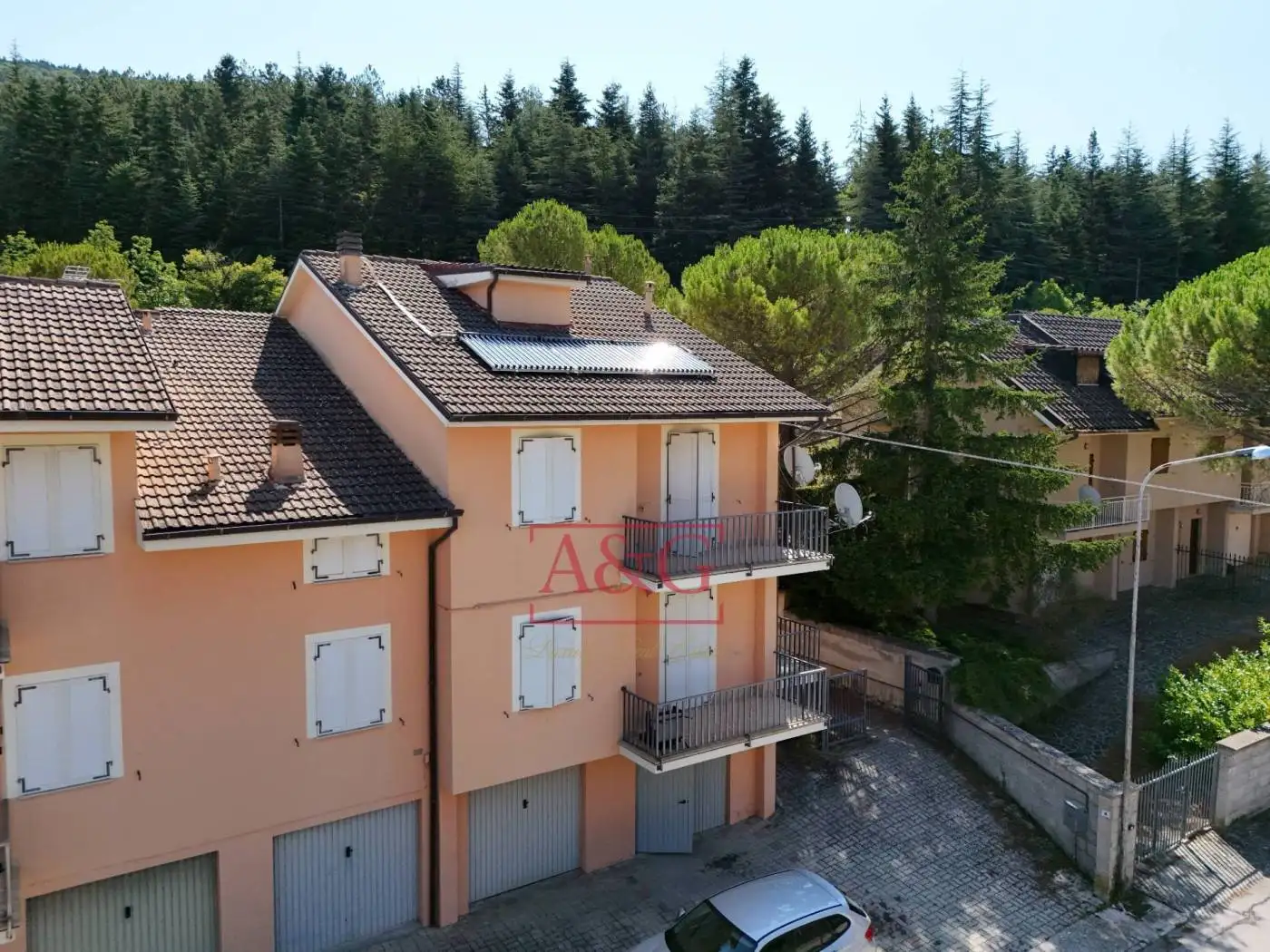 Villa a schiera via Giacomo Leopardi, San Lorenzo Al Lago, Fiastra - foto 2