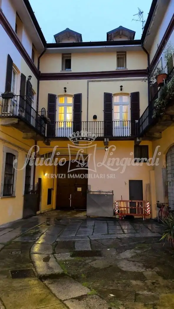 Palazzo - Edificio in vendita a Lodi