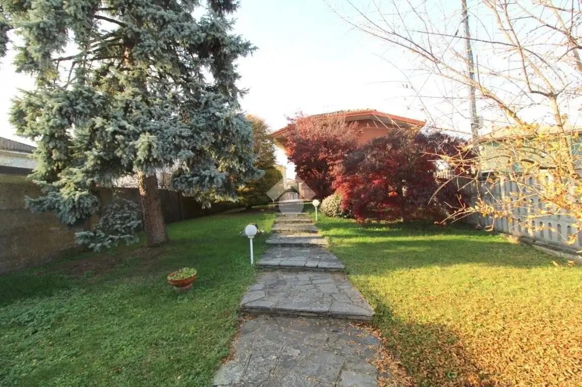 Villa in vendita a Nerviano