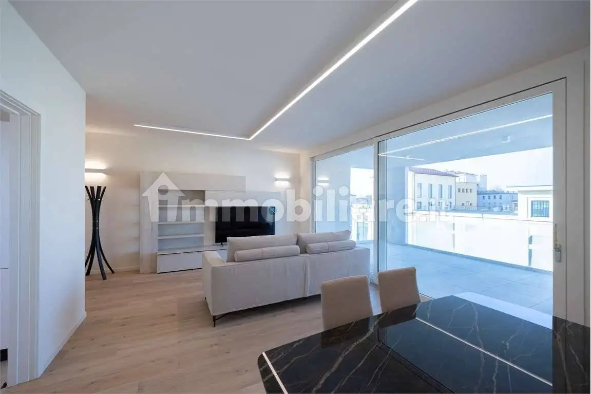 Appartamento in affitto a Modena