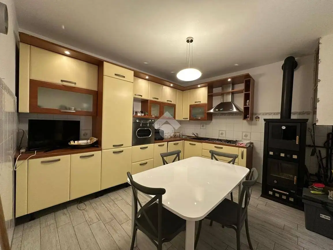 Palazzo - Edificio in Affitto - foto 4