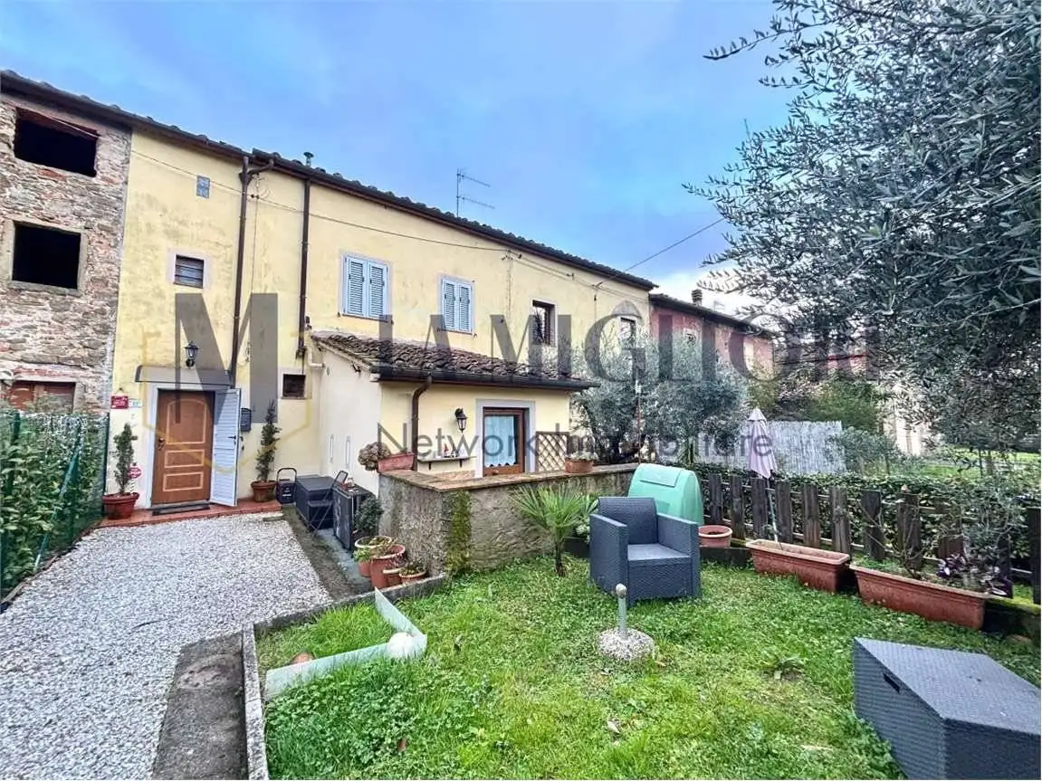 Casa indipendente in vendita a Pistoia