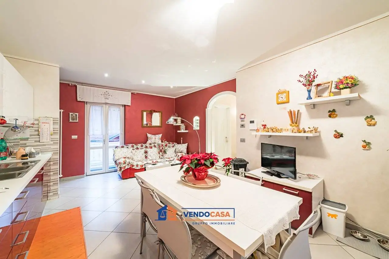 Trilocale via Giovanni Battsita Cariolo 9, Centro, Dronero - foto 3