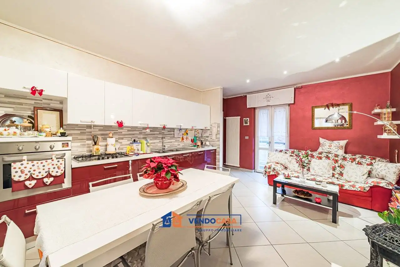 Trilocale via Giovanni Battsita Cariolo 9, Centro, Dronero - foto 4