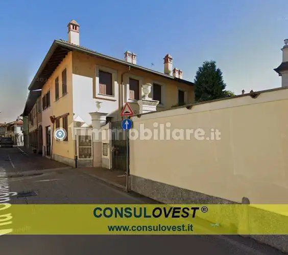 Villetta a schiera in asta a Buscate