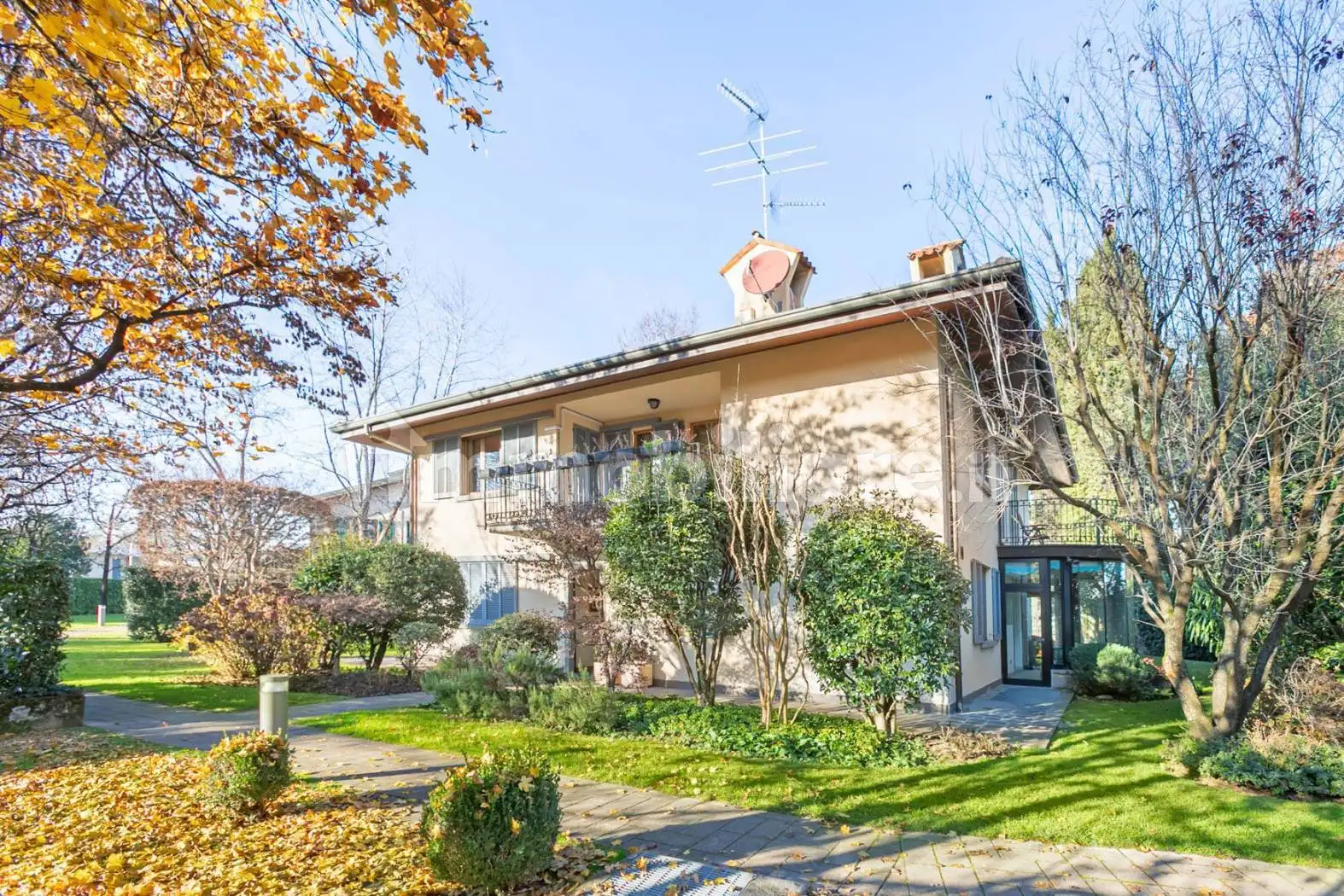 Villa in vendita a Brembate di Sopra