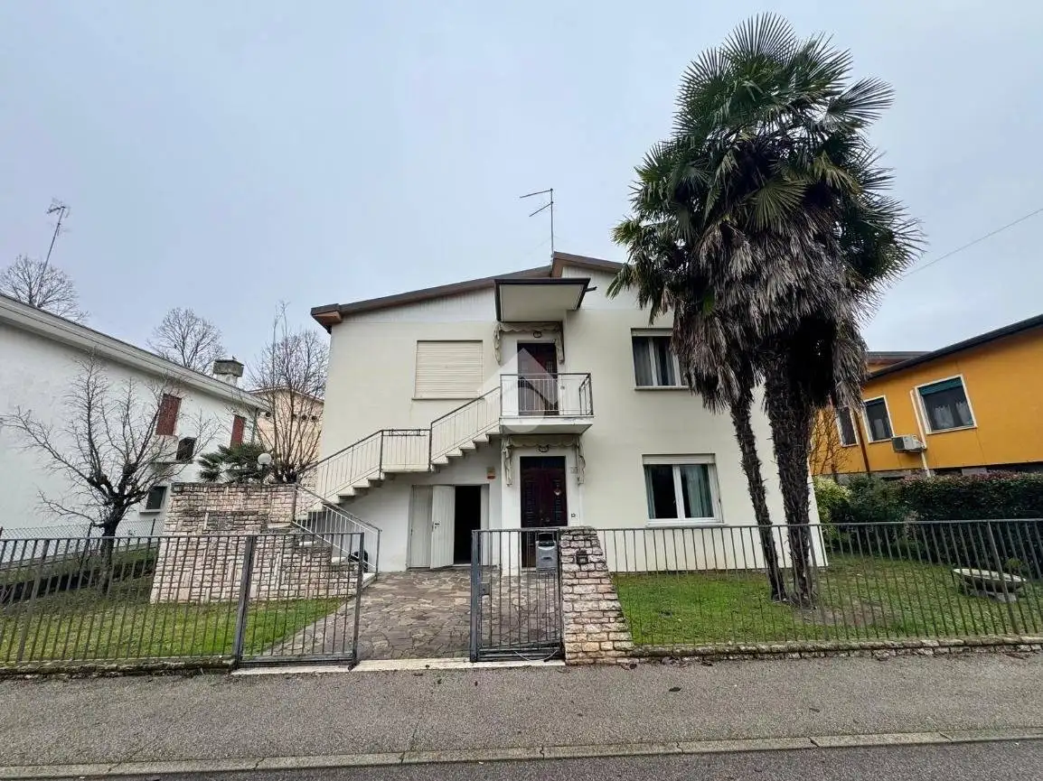 Villa in vendita a Rovigo