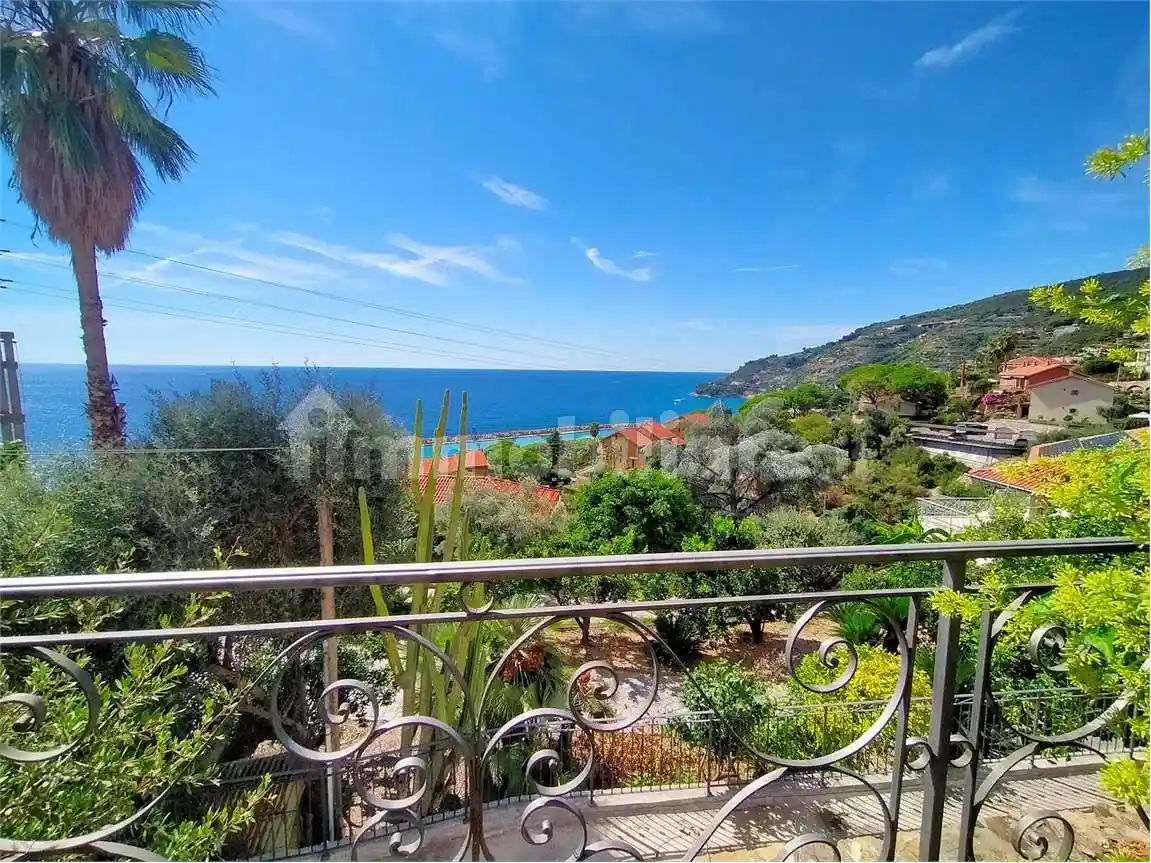 Villa in vendita a Ospedaletti
