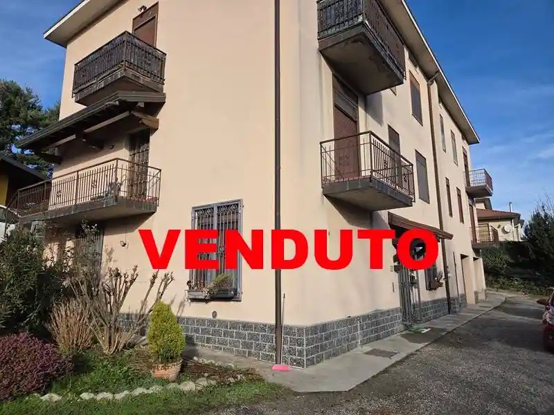 Appartamento in vendita a Oggiona con Santo Stefano