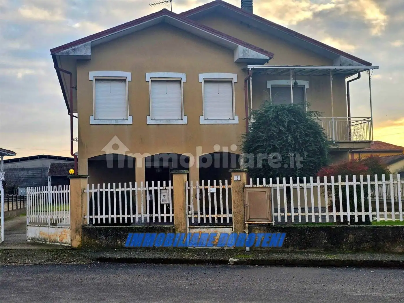 Villa in vendita a Prarolo