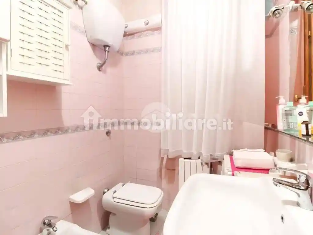 Quadrilocale via Giuseppe Garibaldi 37, Centro, Alba Adriatica - foto 3