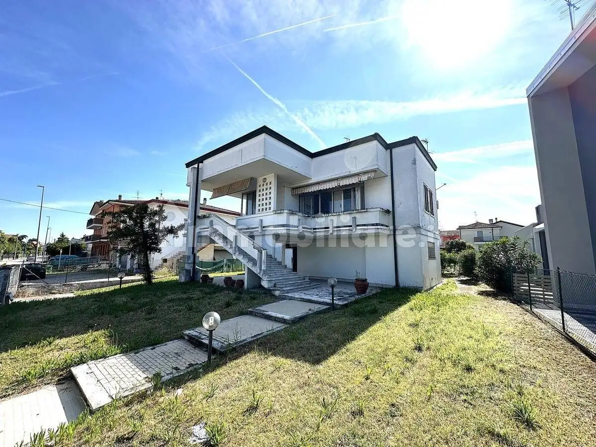 Villa in vendita a Rosolina
