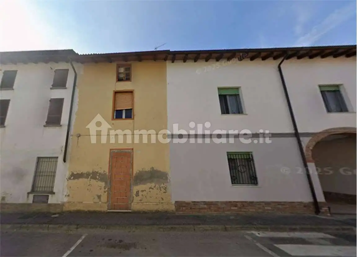 Casa indipendente in asta a Annicco