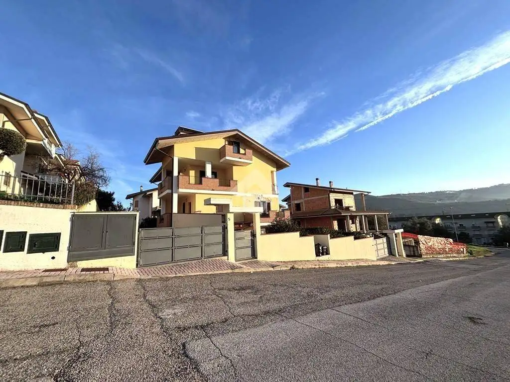 Appartamento in vendita a Pineto